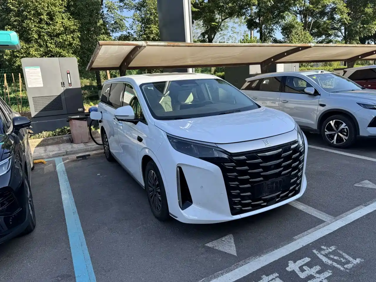 BYD Xia 2025 2025 DM-i 1.5T 180km Surpass Edition