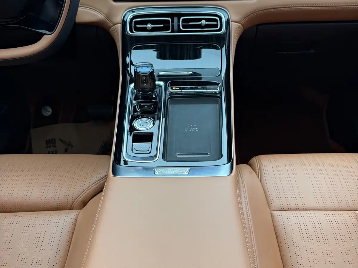 Geely Atlas L 2025 2025 4th Gen 1.5TD DCT Splendor