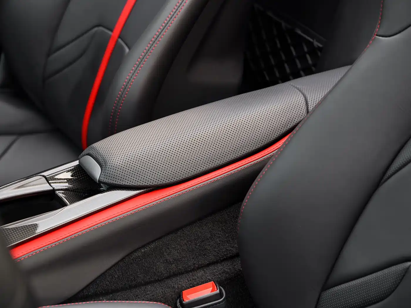 Photo 33 - Ferrari 812
