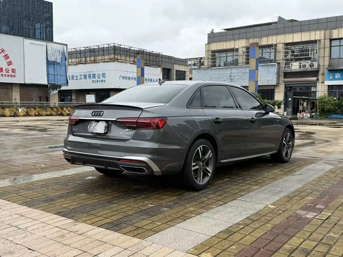 Фото 8 - Audi A4L