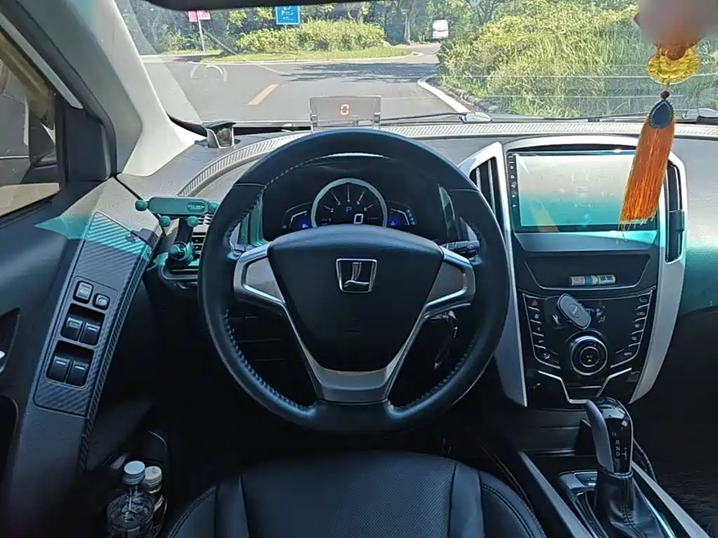 Luxgen U6 SUV 2016 2015 1.8T Fashion Edition