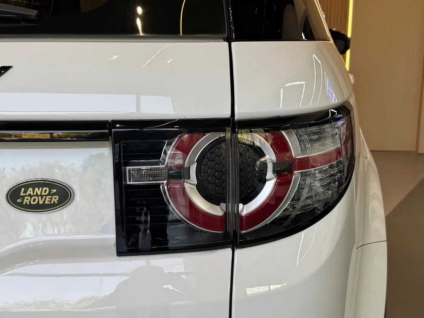 Land Rover Discovery Sport 2018 240PS SE Edition фото 13
