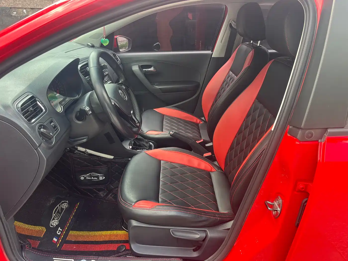 Volkswagen Polo 2016 1.6L Automatic Comfort фото 10