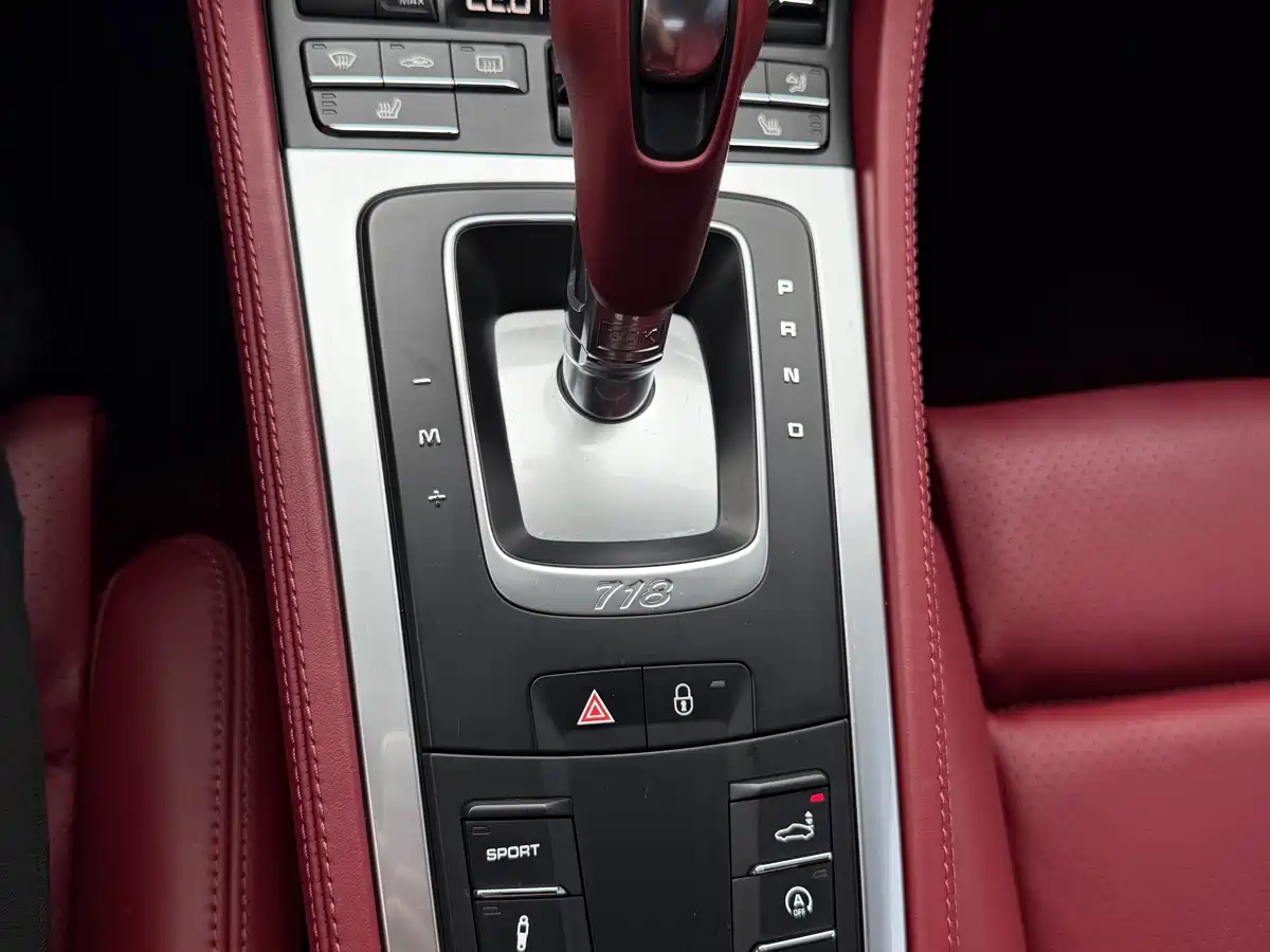 Porsche 718 2018 Cayman 2.0T фото 14