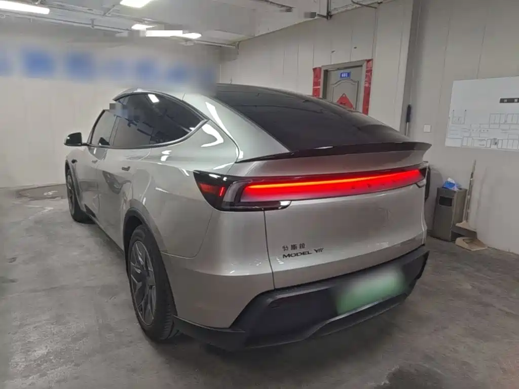Tesla Model Y L 2025 2025 Facelift Long Range AWD