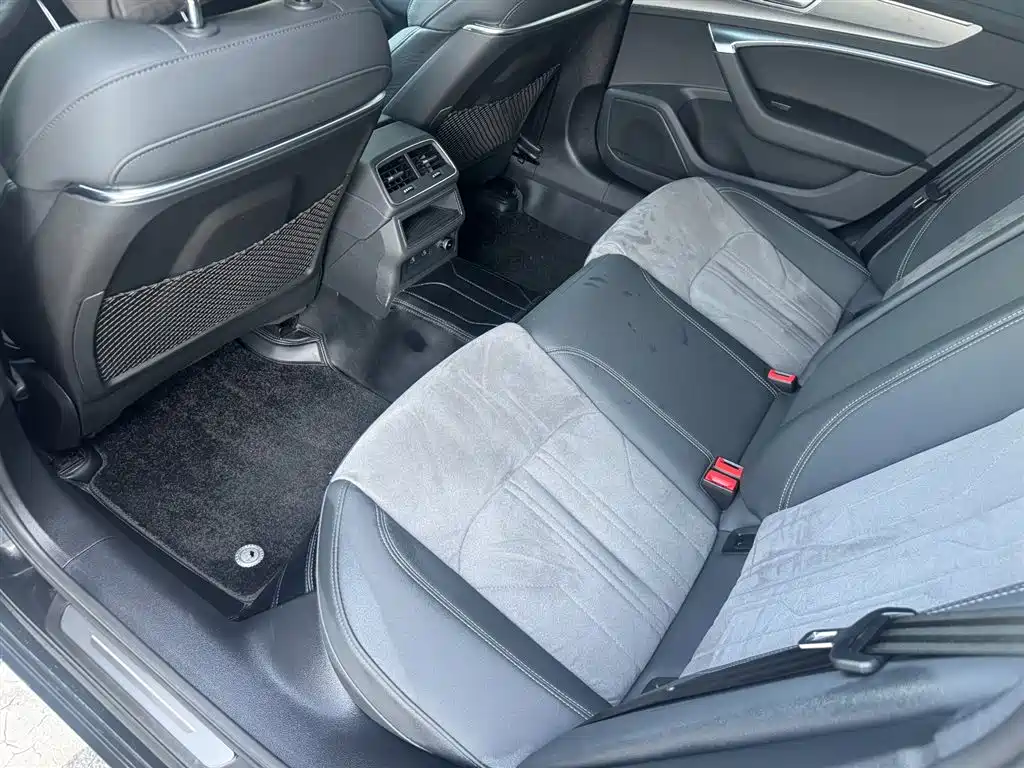 Audi A6L 2023 40 TFSI Luxury Dynamic фото 9