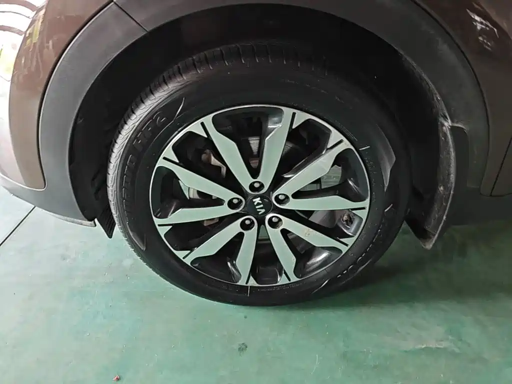 Kia KX5 2018 2017 1.6T Automatic 2WD 15th Anniversary Special DLX