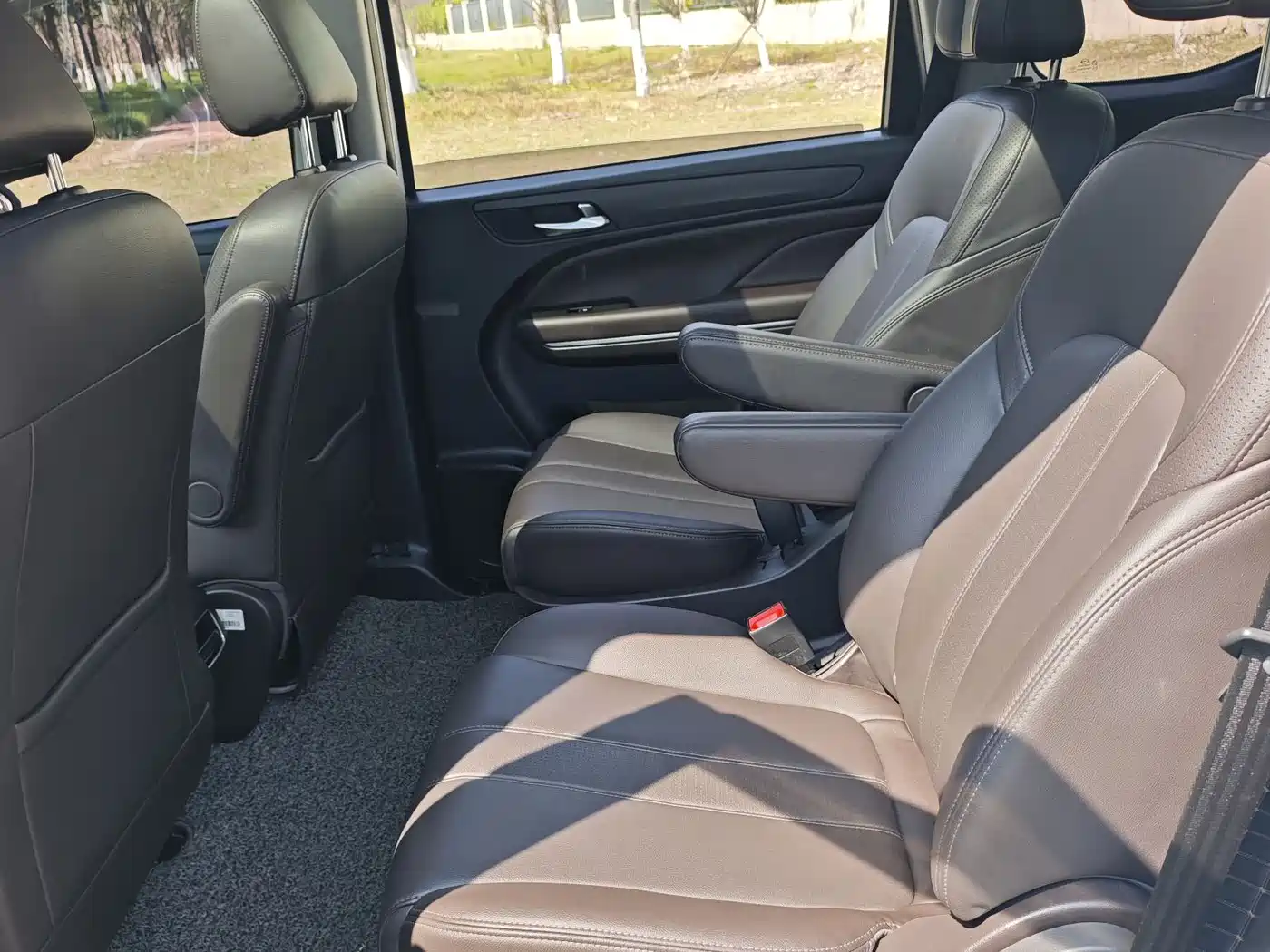 GAC Trumpchi Trumpchi M6 2019 270T Automatic Honor (6-seater) China V фото 24