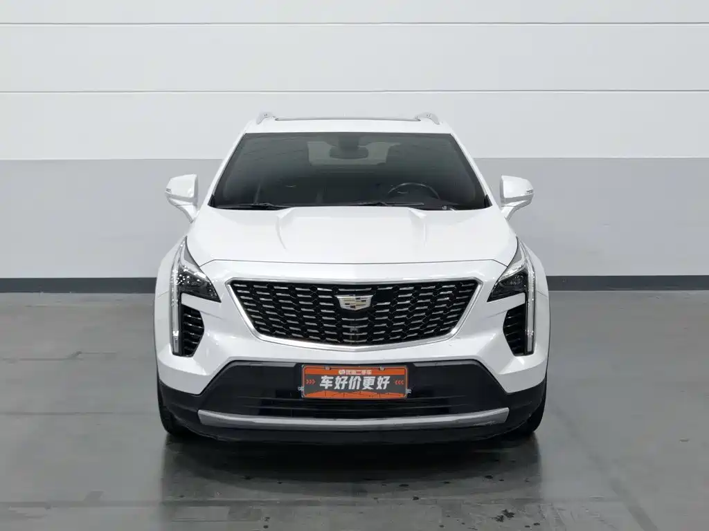 Photo 3 - Cadillac XT4