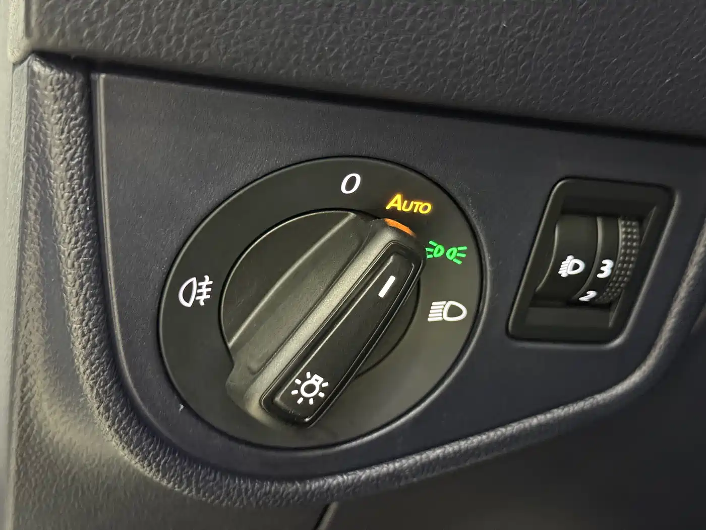 Volkswagen Lavida 2023 New Sharp 1.5L Auto Premium Edition фото 12