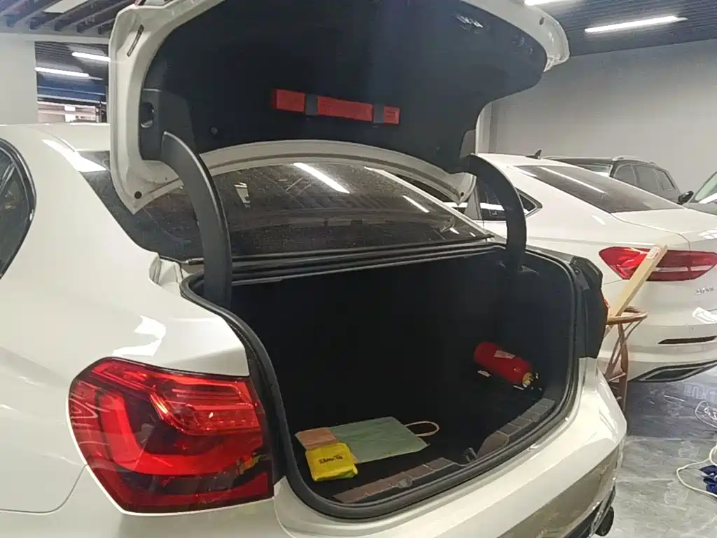 BMW 1-SERIES
