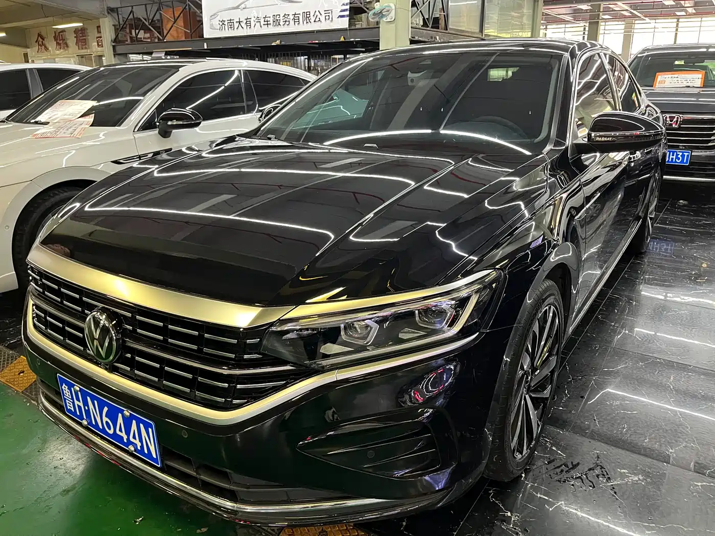 Volkswagen Passat 2023 380TSI Luxury Edition фото 2