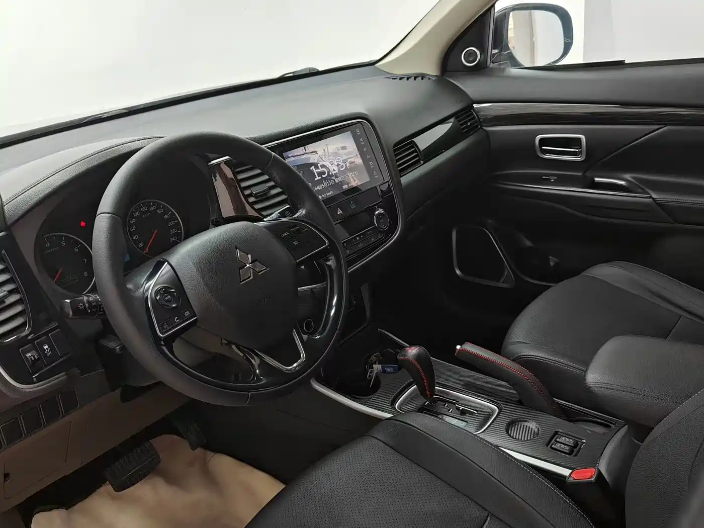 Mitsubishi Outlander 2018 2.0L 2WD Glory Edition 5-seater фото 7