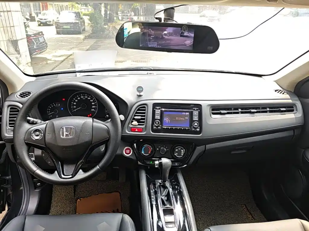 Photo 10 - Honda Vezel