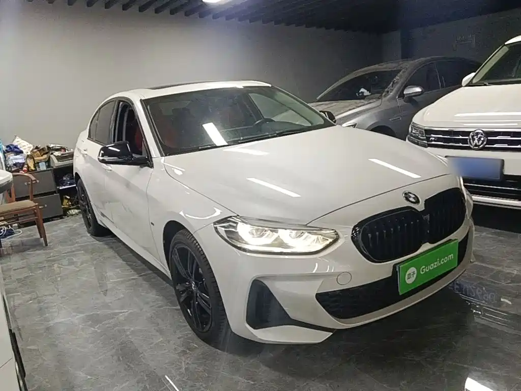 BMW 1-SERIES