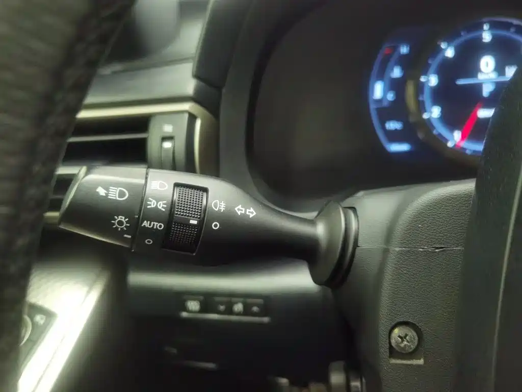Lexus IS 2017 300 F SPORT фото 21