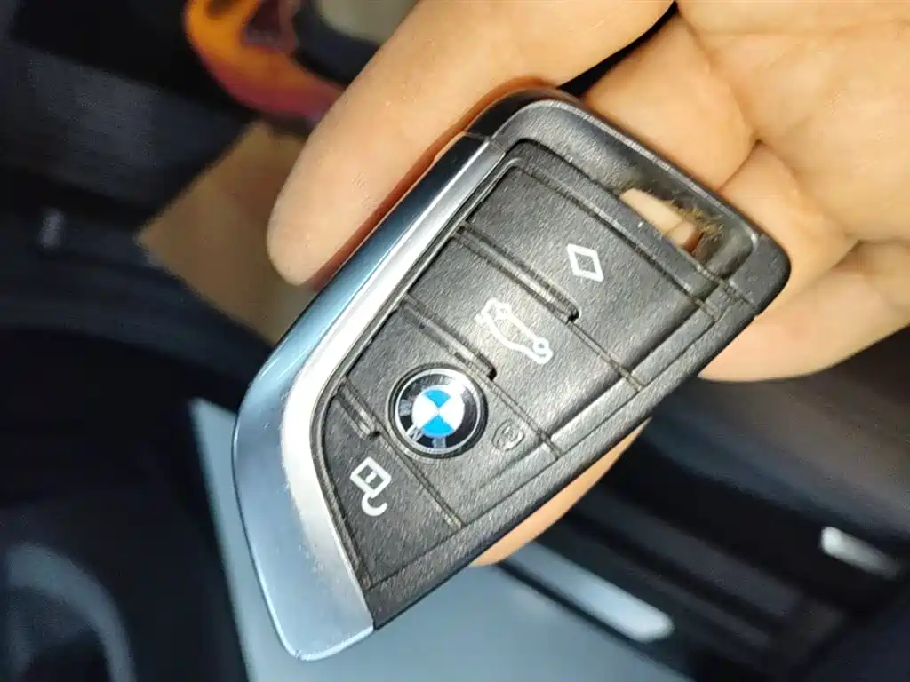 BMW iX3 2021 Leading фото 9