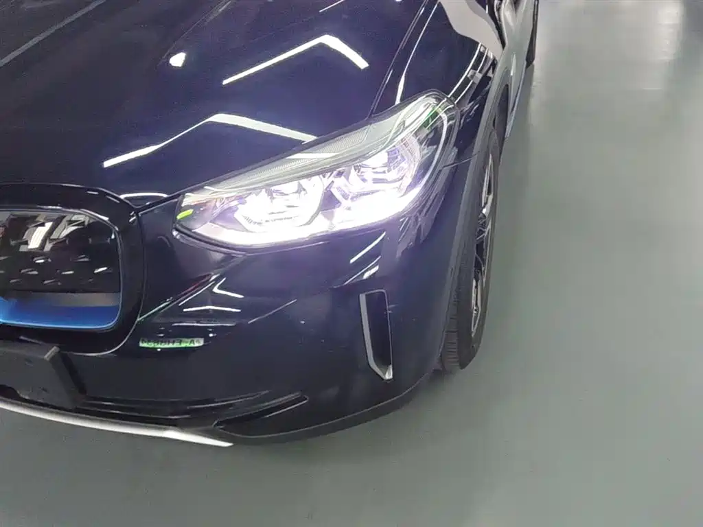 BMW iX3 2021 Leading фото 24