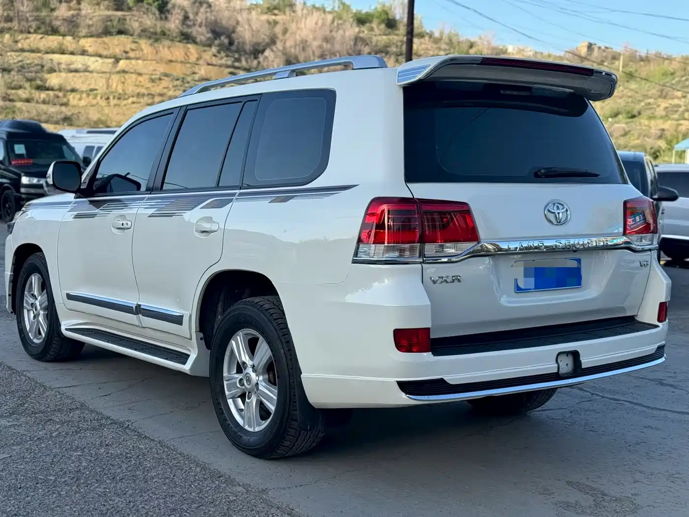 Toyota Land Cruiser (Import) 2015 4.0L V6 Middle East Low Configuration Edition фото 7