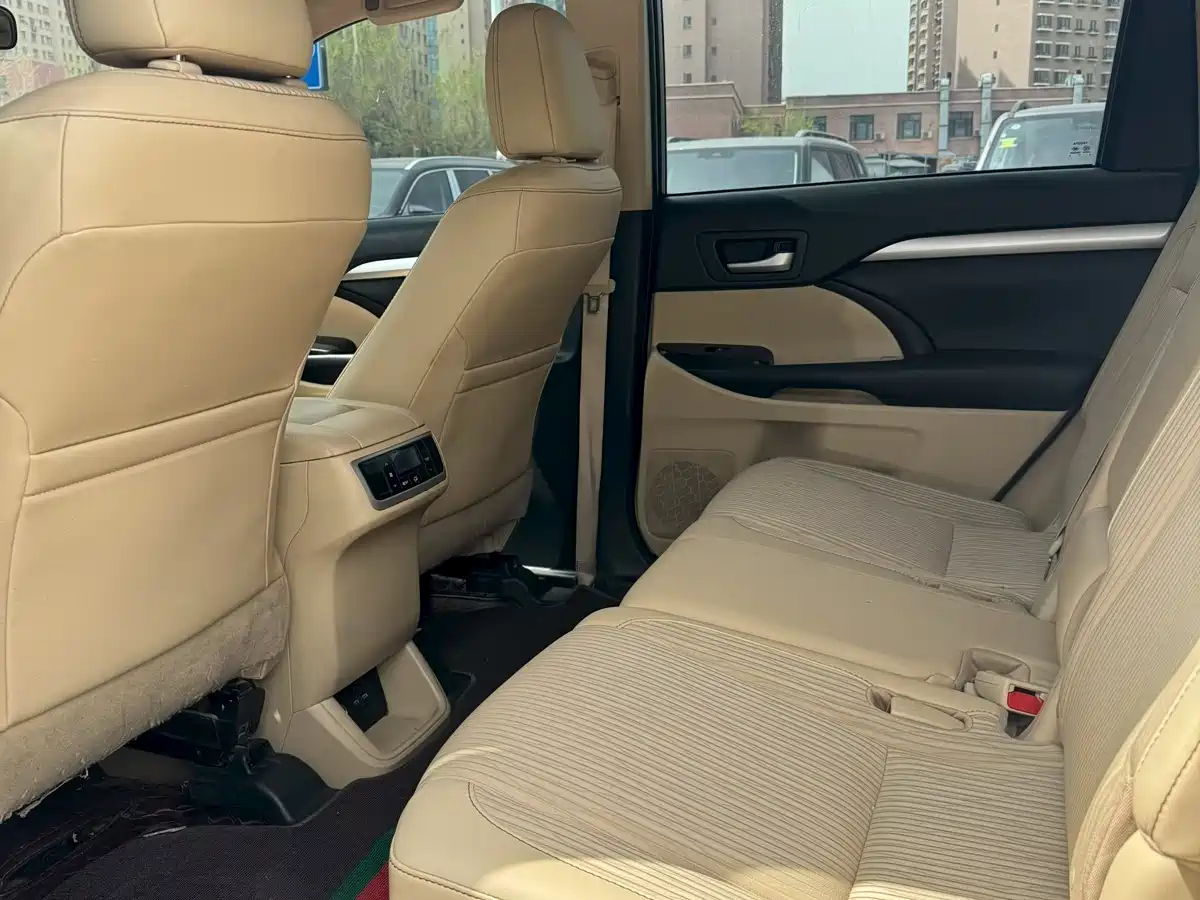 Toyota Highlander 2021 2.0T AWD Elite 7-Seater фото 5