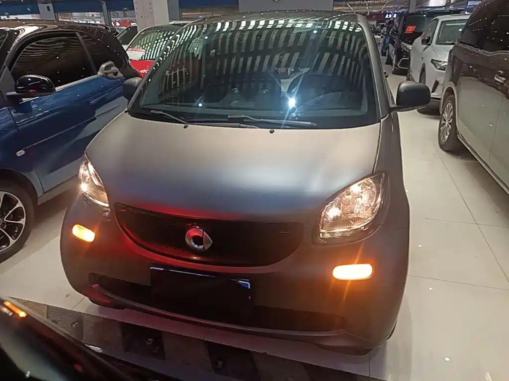 smart fortwo 2019 2019 0.9T 66kW Hardtop Wind Edition China VI