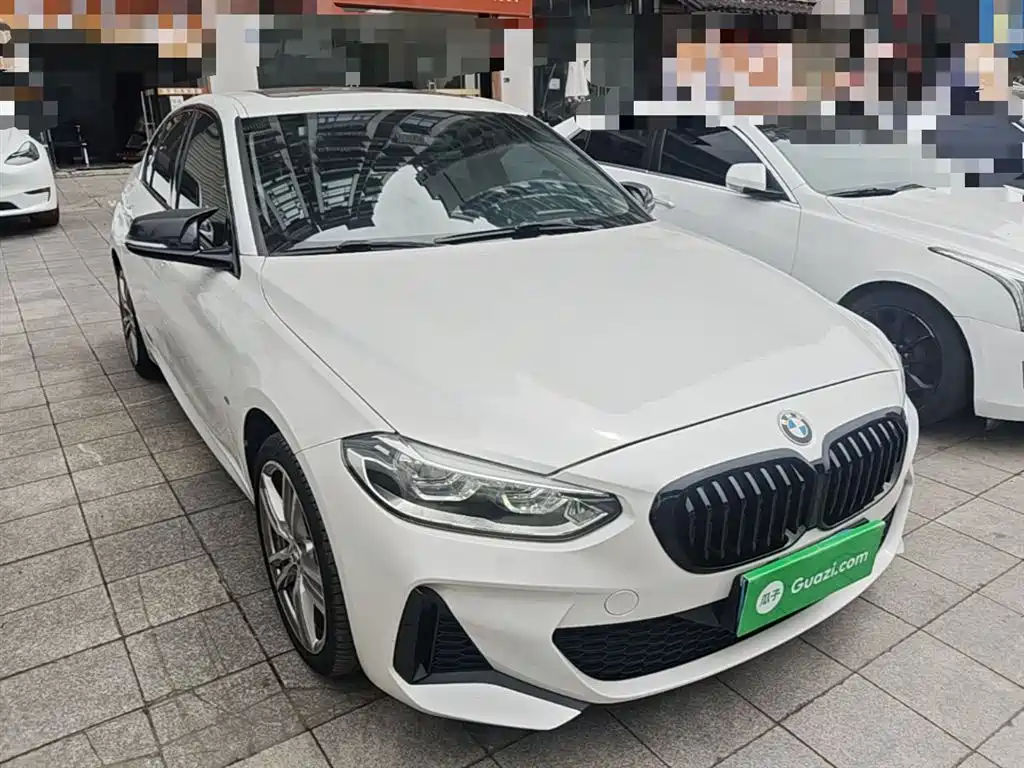 BMW 1 Series 2019 120i Leading M Sport Package фото 4