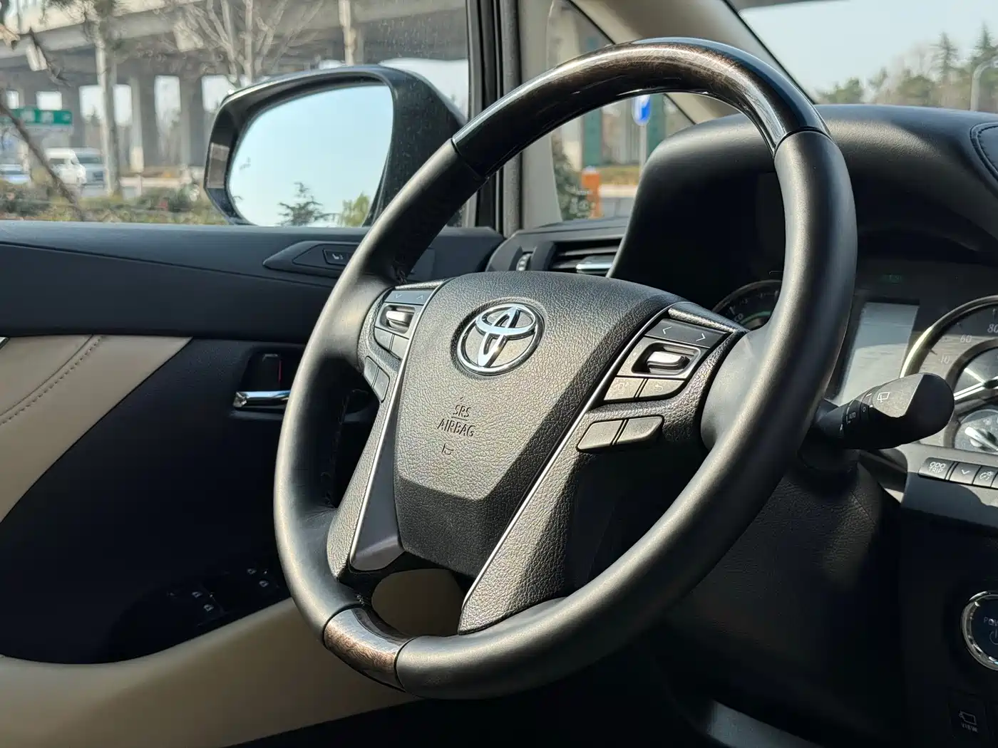 Toyota Alphard 2020 Hybrid 2.5L Premium Edition фото 13