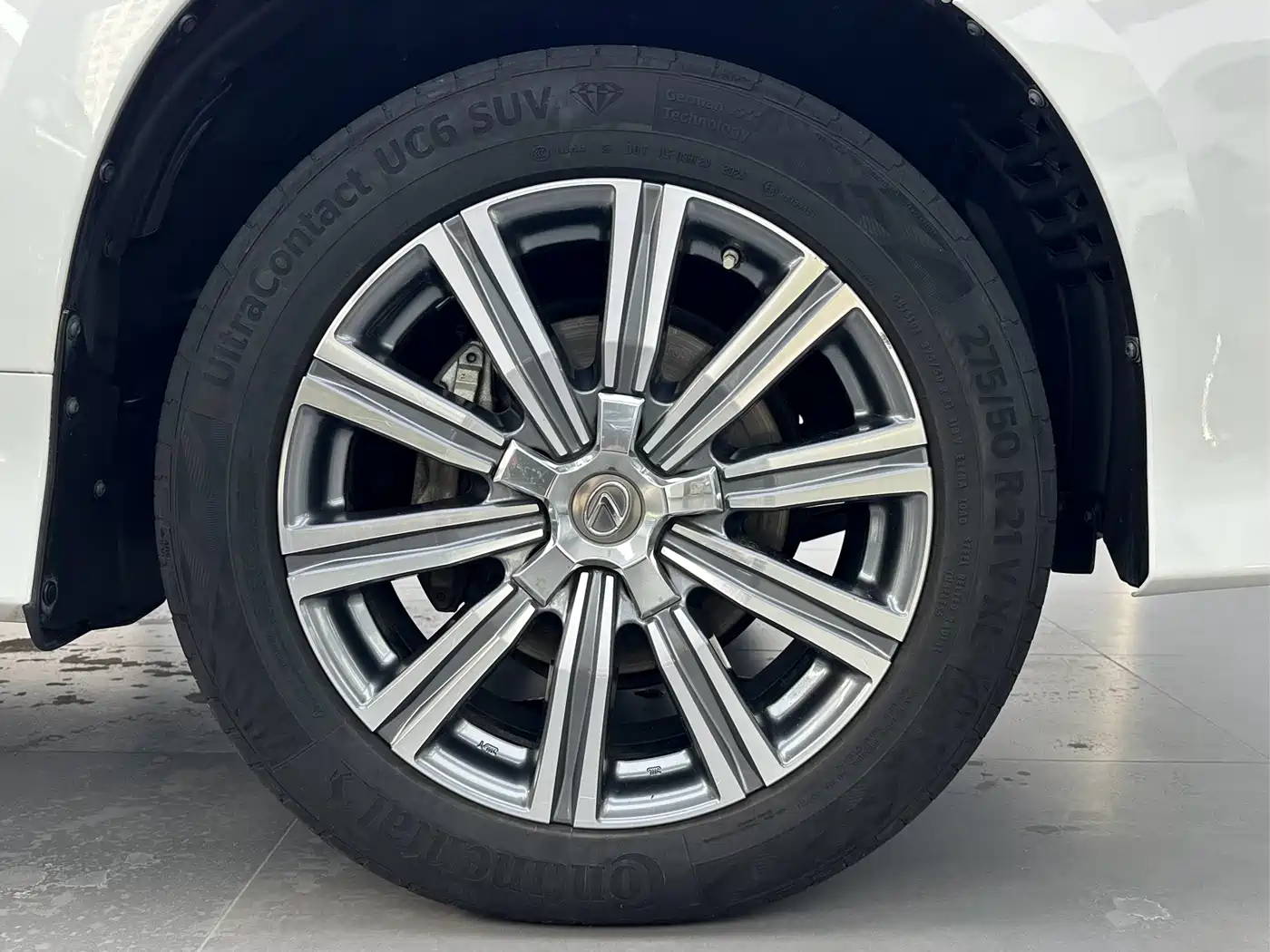 Lexus LX 2017 570 Prestige Luxury фото 24