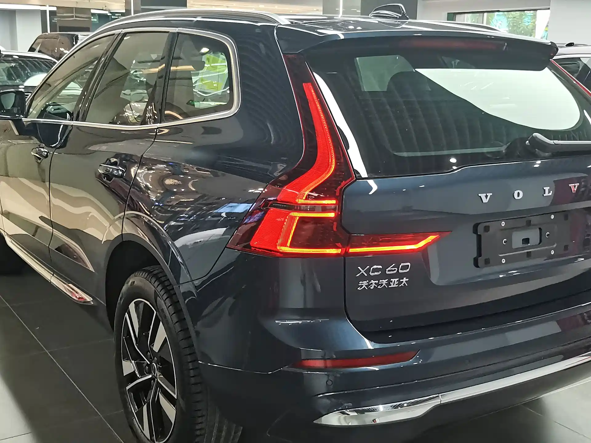 Фото 6 - Volvo XC60