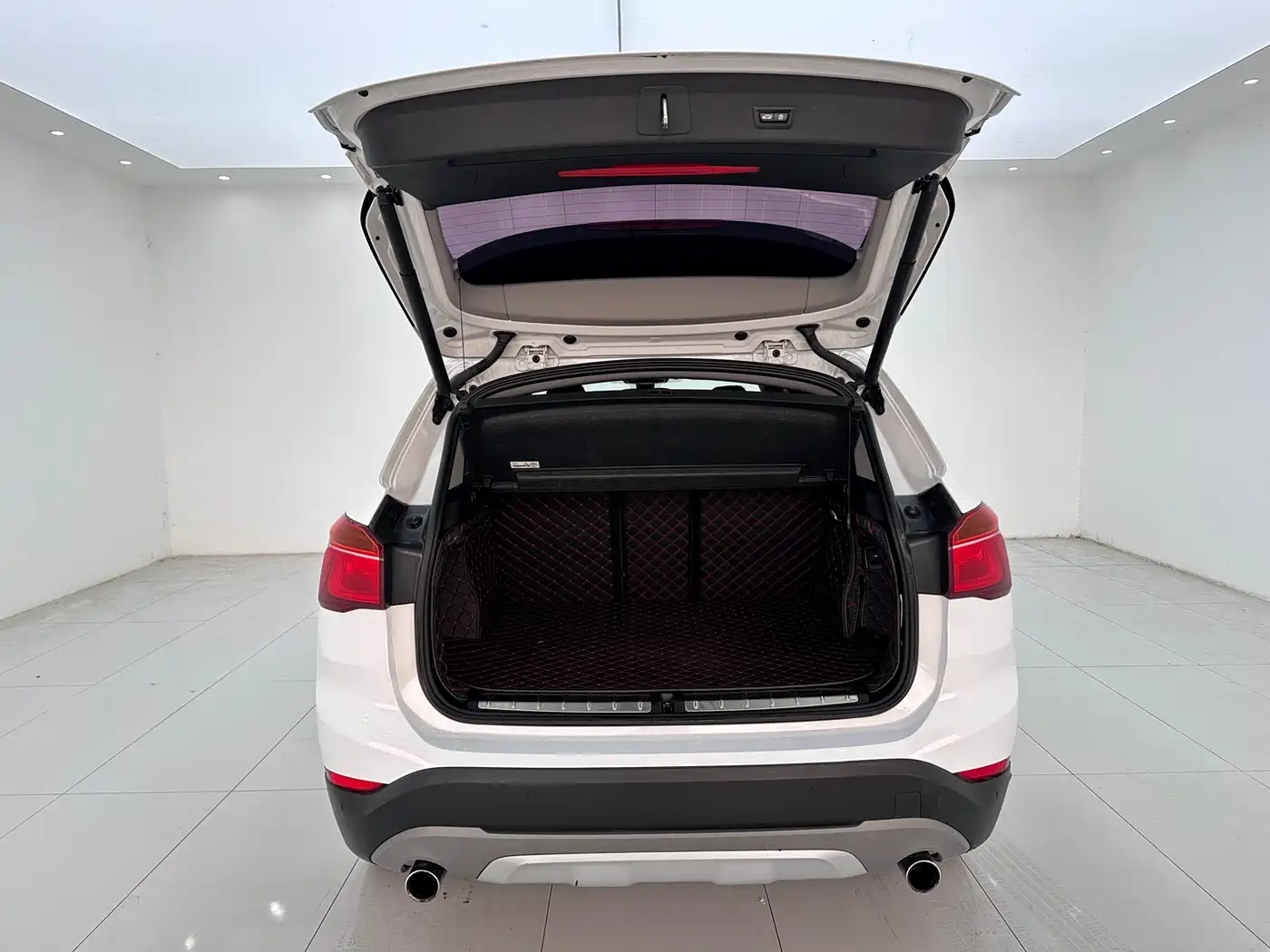 BMW X1 2016 xDrive20Li Luxury Model фото 13