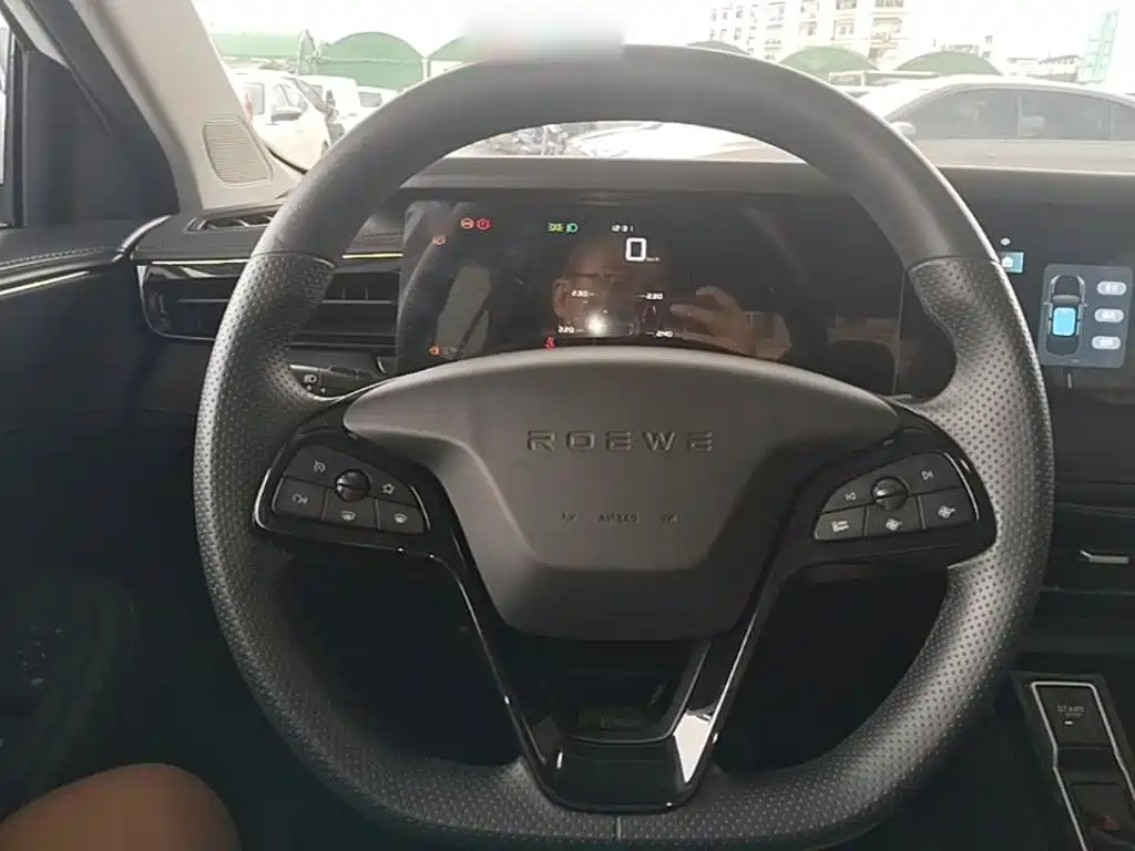 Фото 7 - Roewe i5