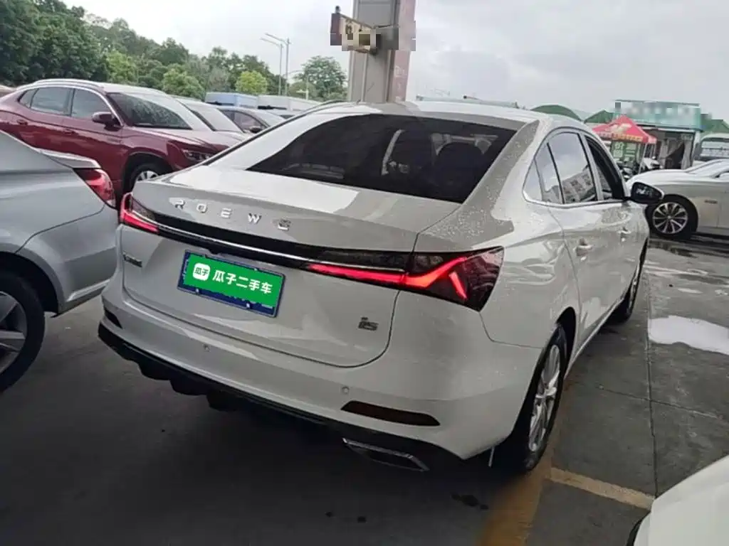 Фото 5 - Roewe i5
