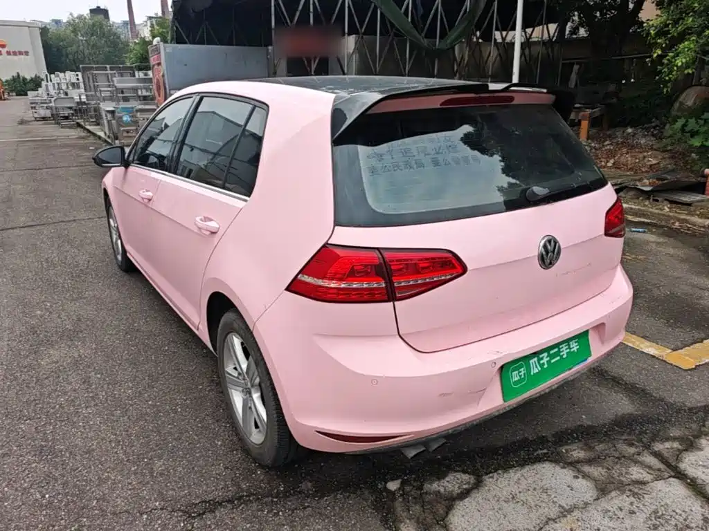صورة 5 - Volkswagen Golf