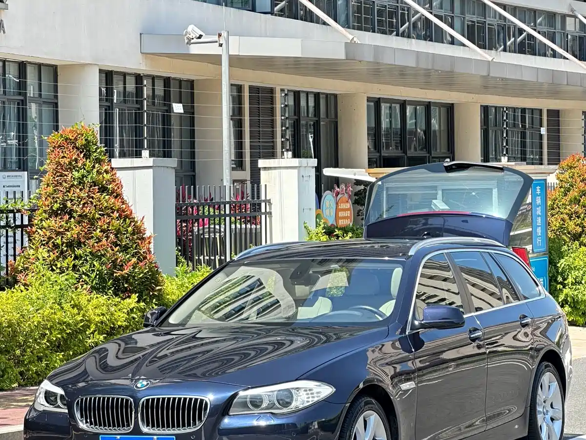 BMW 5 Series (Import) 2012 530i Leading Touring Edition