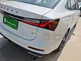 Фото 8 - Roewe i5