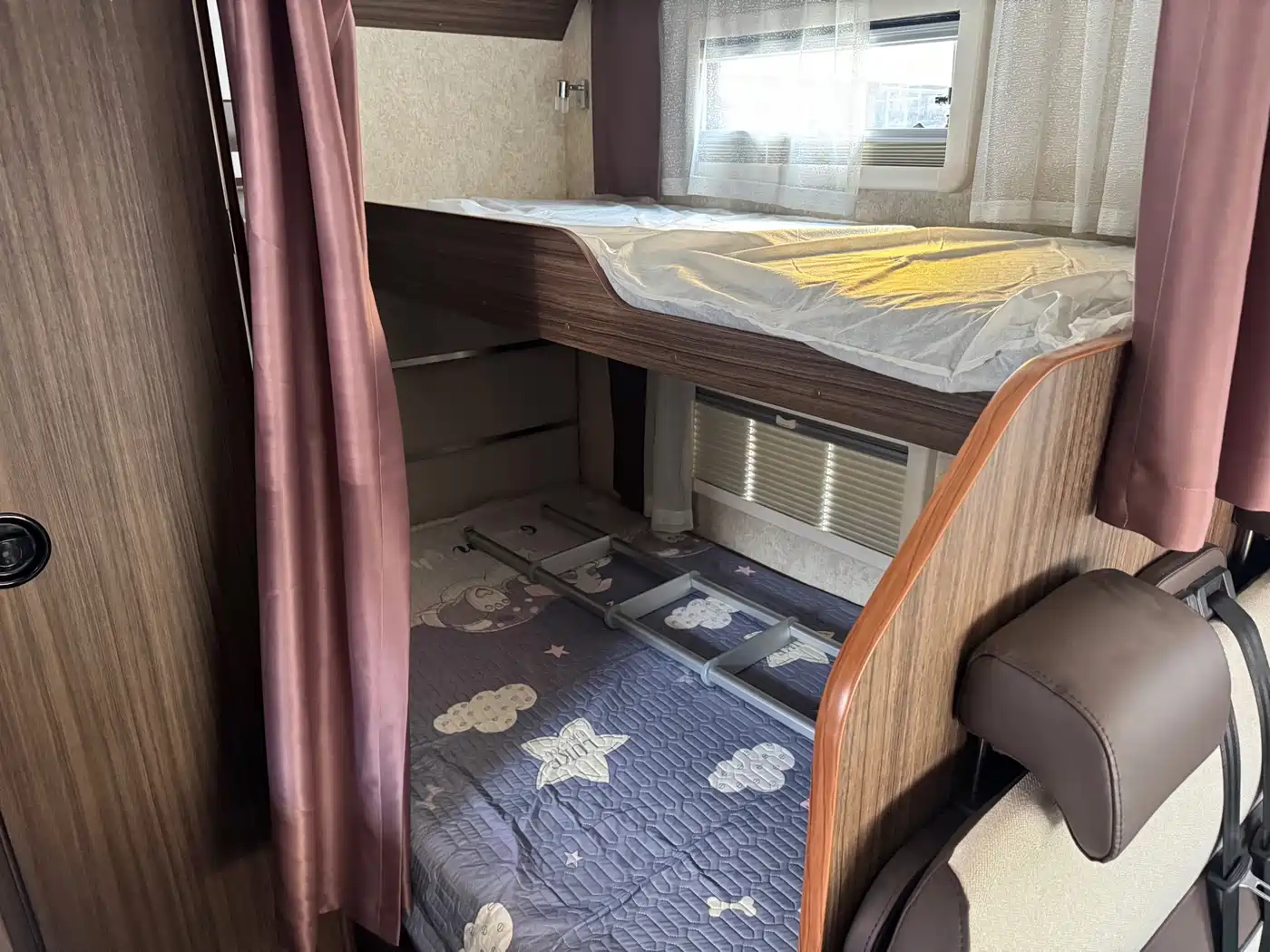 Iveco Daily 2020 2020 3.0T Automatic Yunrui Manual Door Extended Wheelbase Double Row High Roof F1C