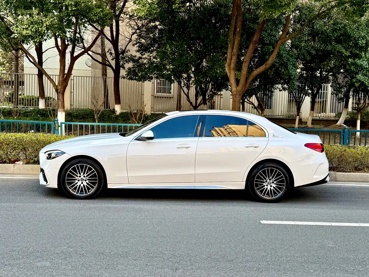 Mercedes-Benz C-Class 2023 Facelift C 200 L Sport Edition фото 15