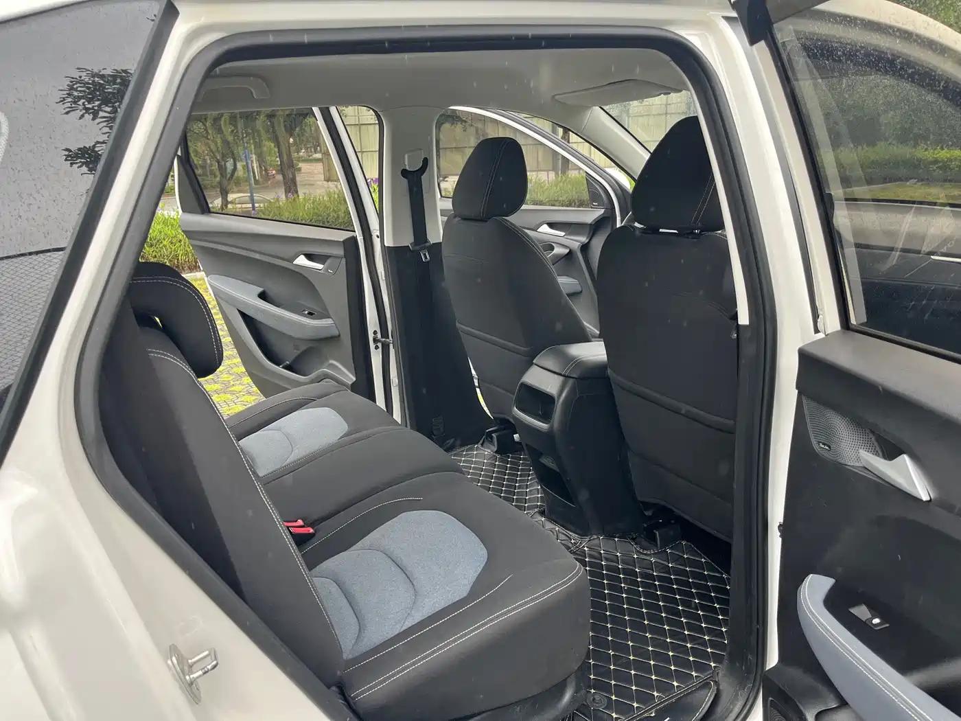 Baojun 530 2019 2019 1.5T Manual Elite (7-seater) China V