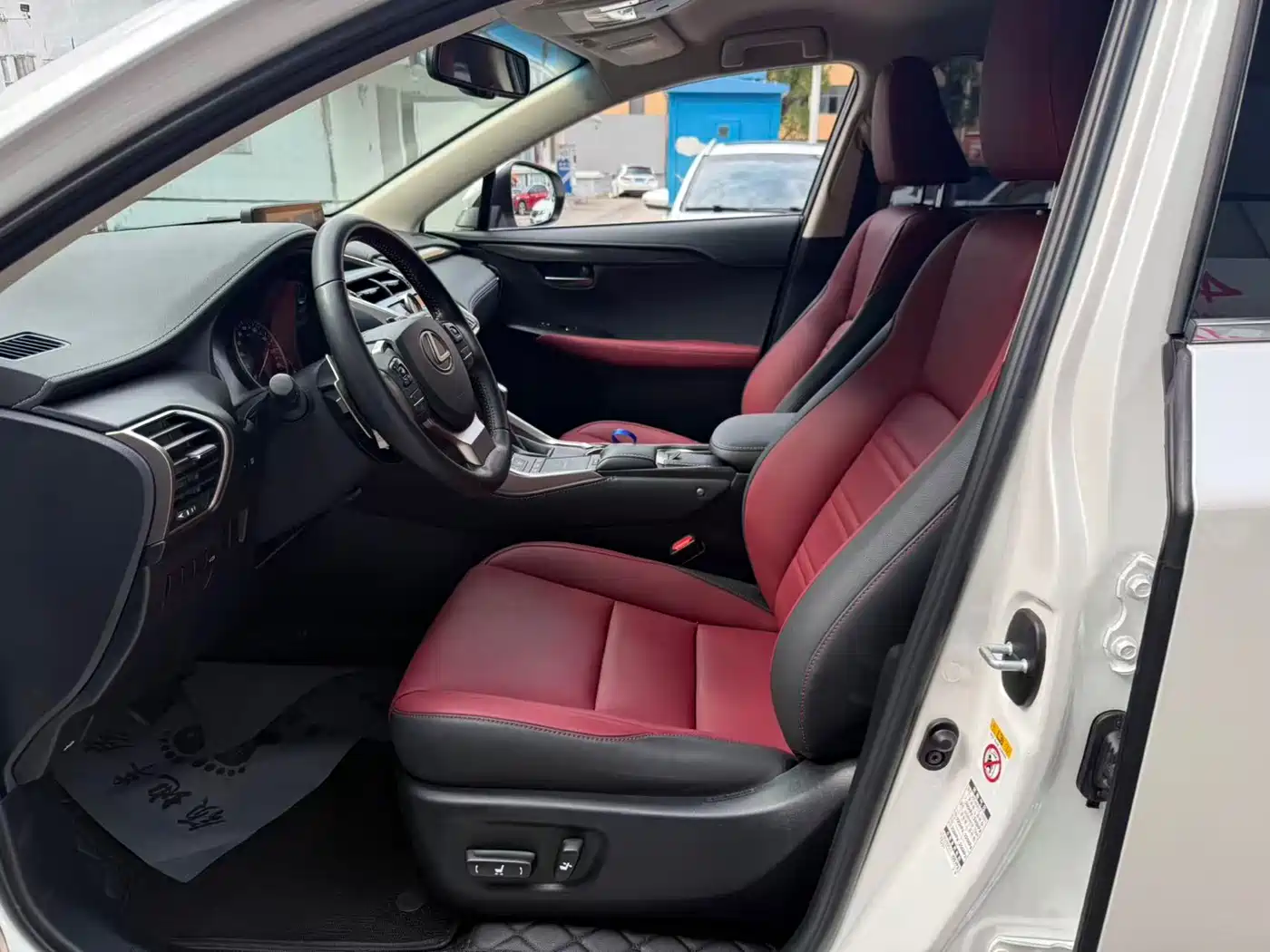 Lexus NX 2018 Model 300 FWD Fengxing Edition фото 4