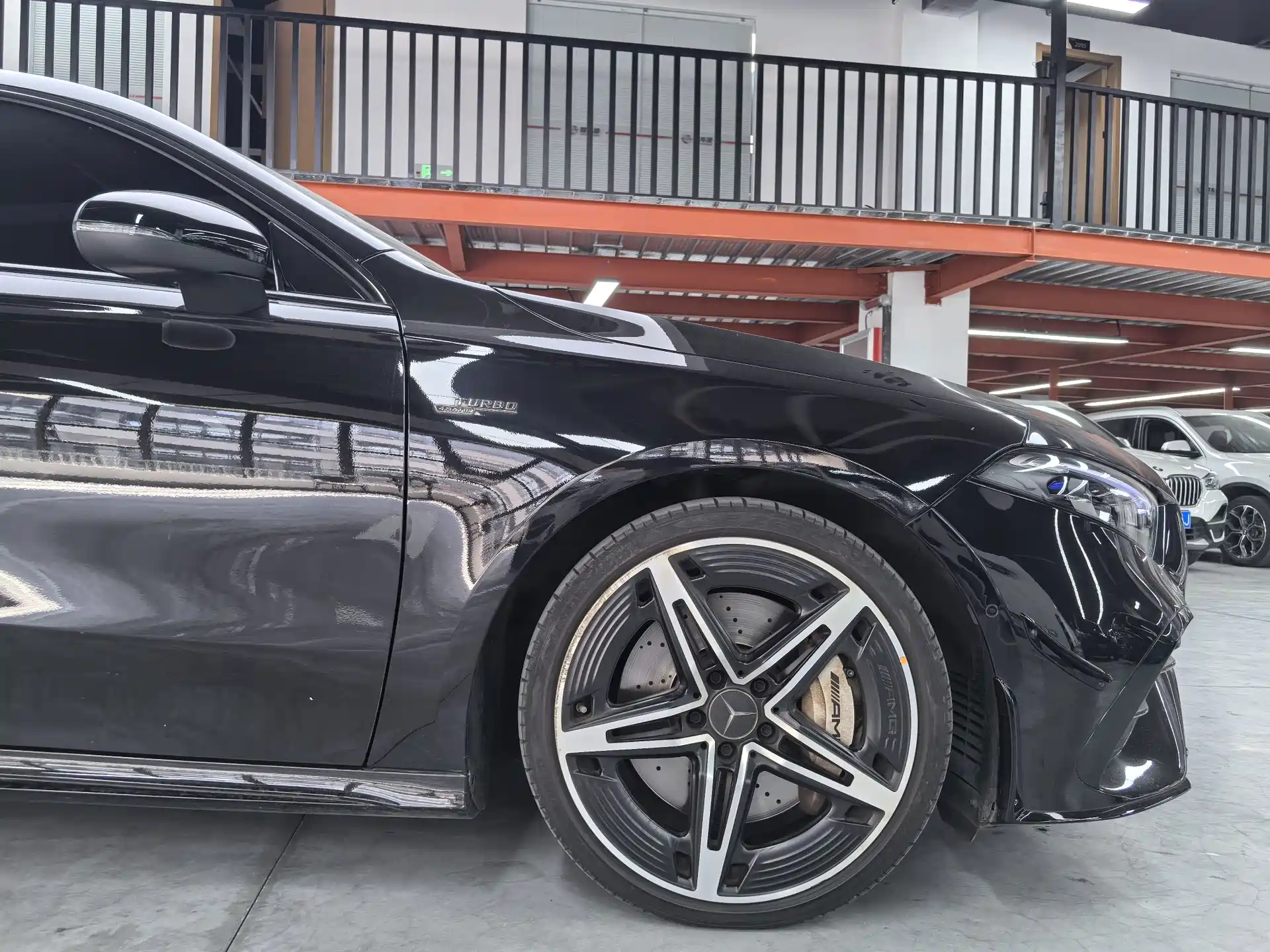 صورة 17 - Mercedes-Benz A-Class AMG