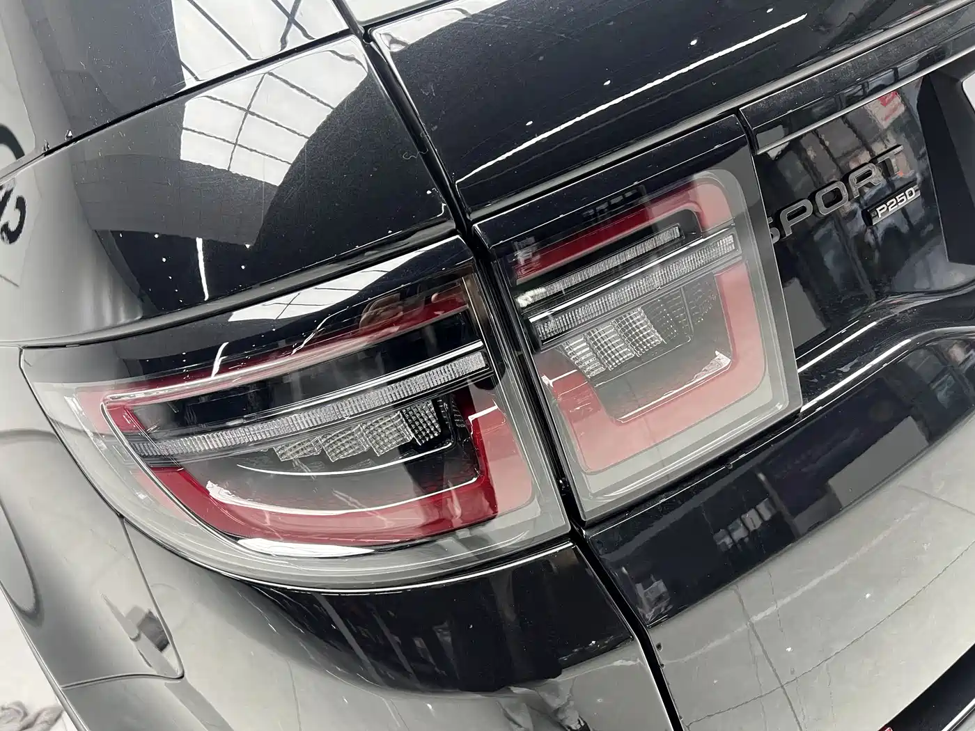 LAND ROVER DISCOVER SPORTS