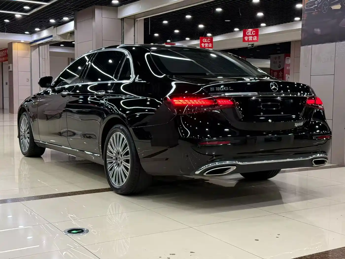 Фото 7 - Mercedes-Benz E-Class