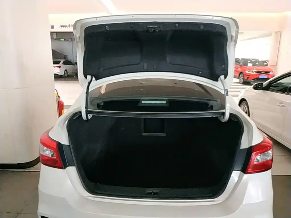 Nissan SYLPHY, миниатюра 15