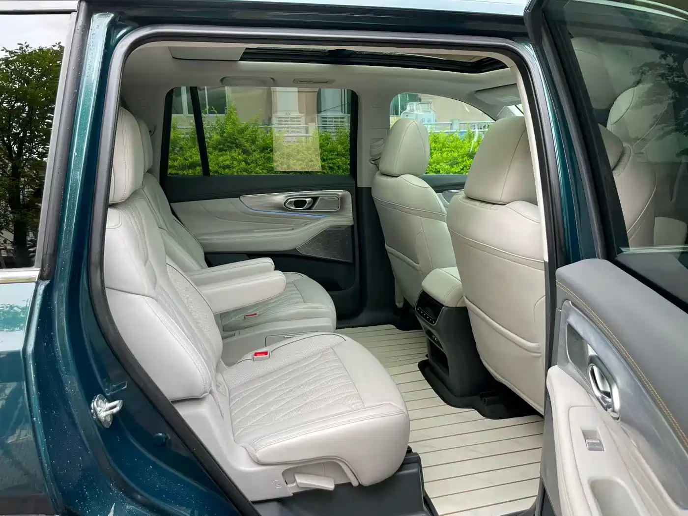 GAC Trumpchi Trumpchi GS8 2022 Pilot Series 2.0TGDI 4WD Luxury Smart Connect Edition (6-Seater) фото 6