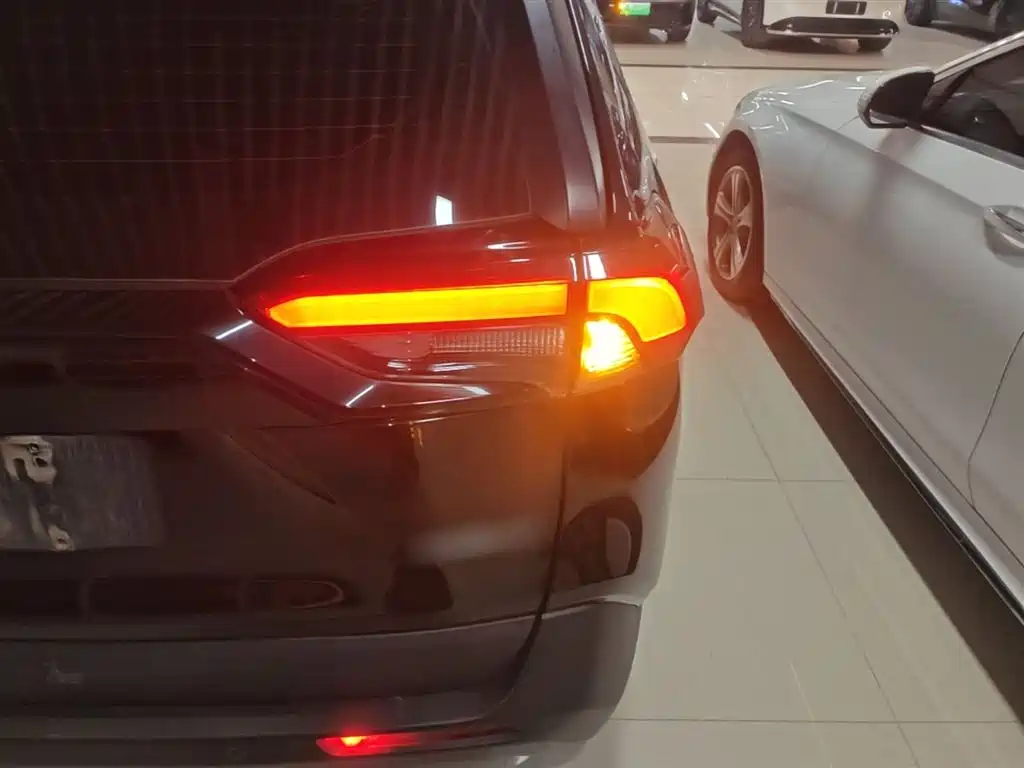 Toyota RAV4 Rongfang 2022 2.0L CVT 2WD Trend Plus Edition фото 8