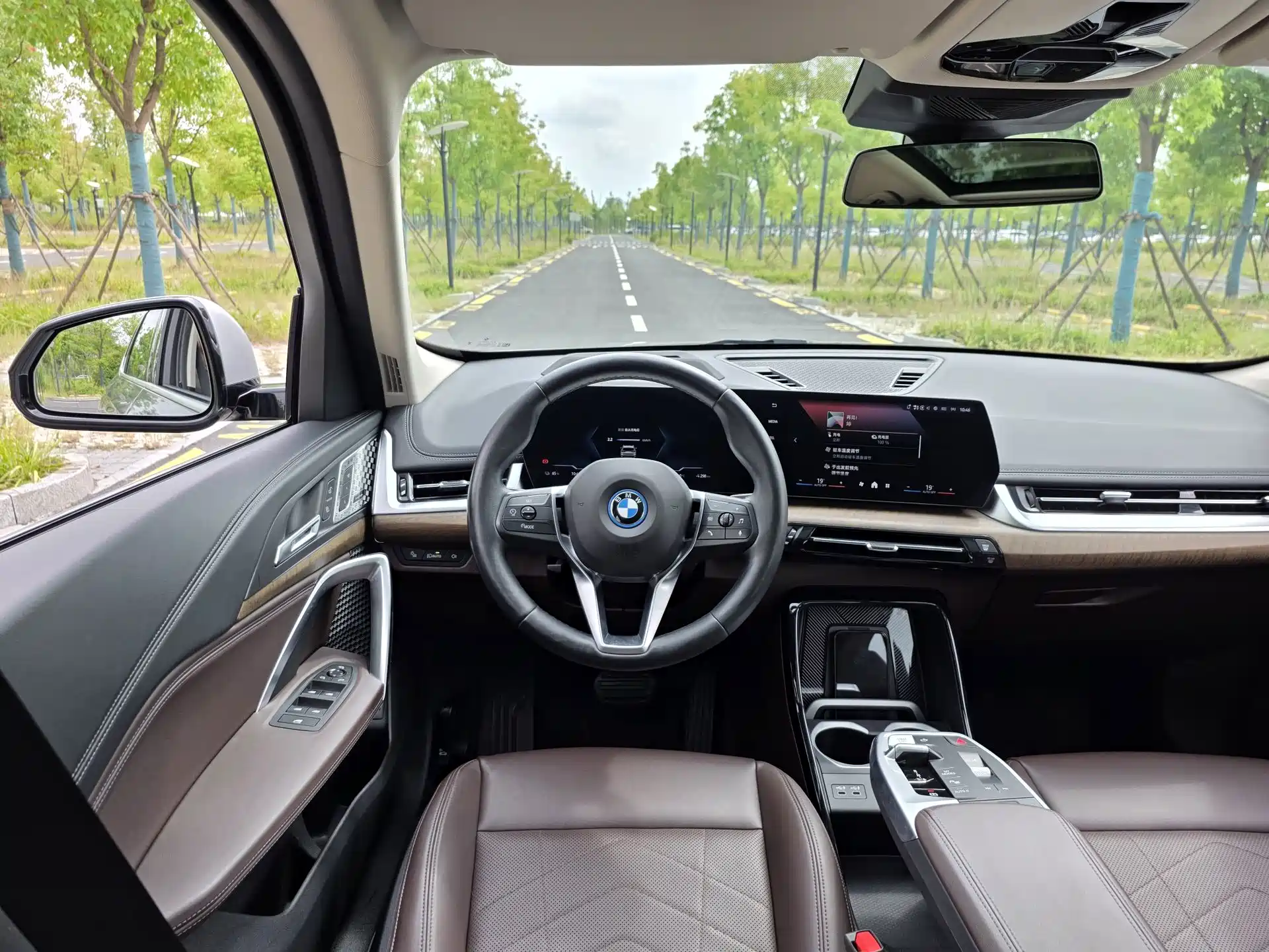 Photo 13 - BMW iX1