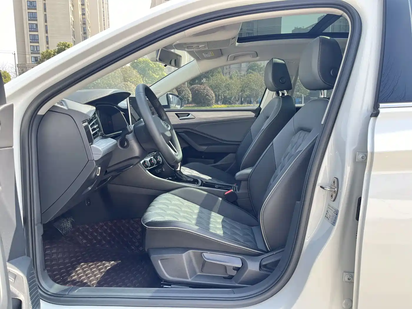Volkswagen Sagitar 2023 300TSI DSG Surpassing Edition фото 9