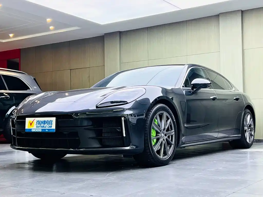 Photo 1 - Porsche Panamera
