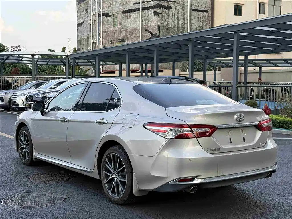 TOYOTA CAMRY