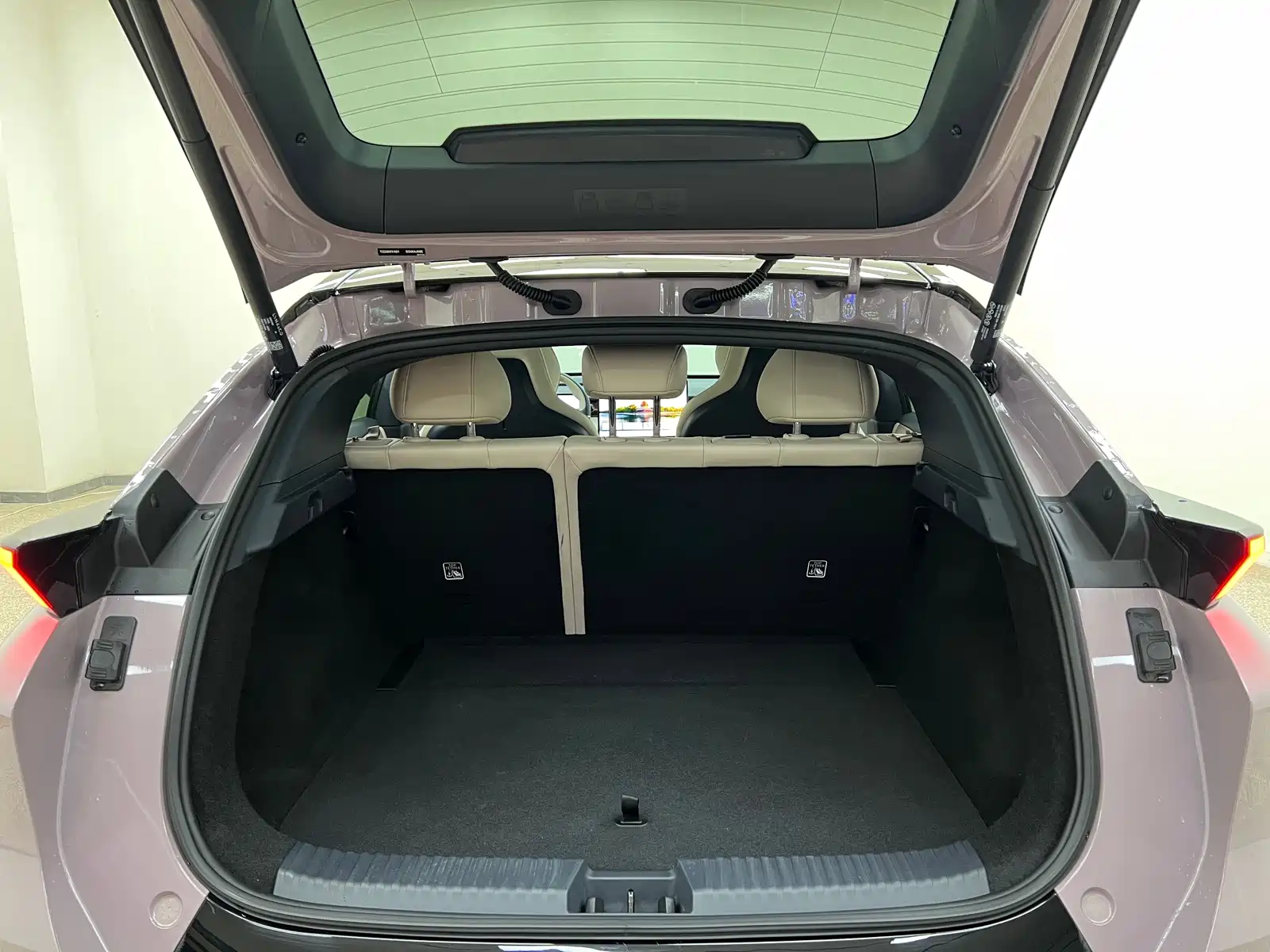 Фото 31 - Lynk & Co Z20